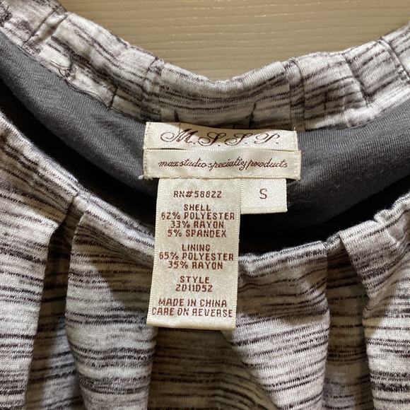 Max Studio Specialty Products Long-Sleeved Dress in Small - Picture 4 of 6